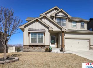 17020 Greenfield St, Omaha, NE 68136