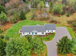 118 Heather Dr, North Prairie, WI 53153