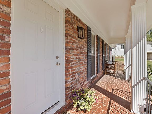 3rd image of 608 Bienville Cir