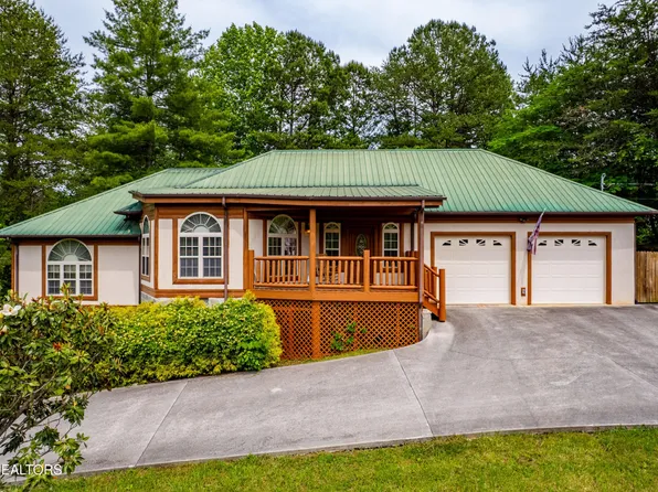 332 Pembroke Dr, Sevierville, TN 37876