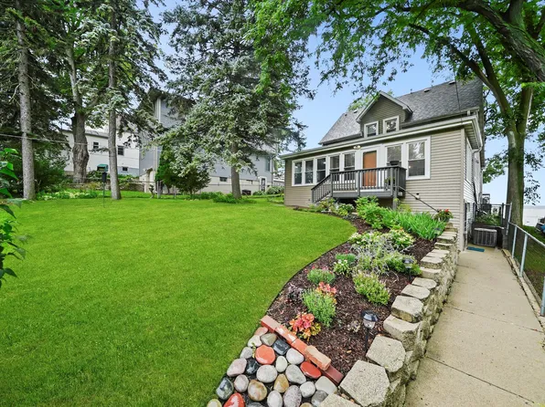 96 Lake Ln, Fox Lake, IL 60020