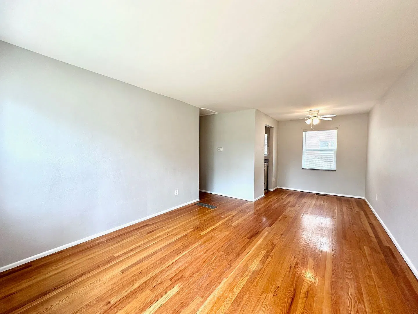 7022 Jamieson Avenue — Photo 2