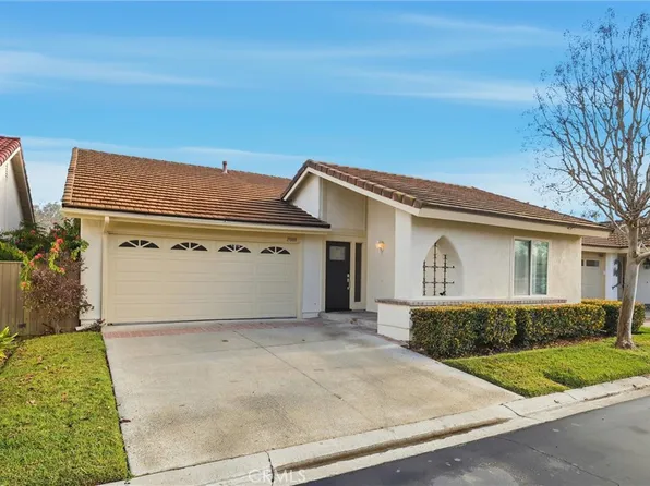 27880 Via Sarasate, Mission Viejo, CA 92692