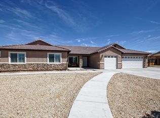 17776 Cabazon Rd, Apple Valley, CA 92307