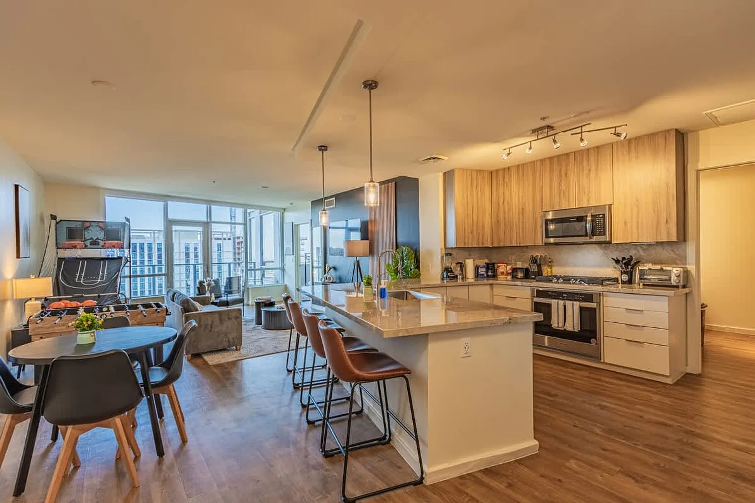 1 bed, 1.0 bath, 1130 sqft, $2,862 — Photo 3