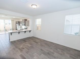 2041 N Rogers Ln, Clovis, CA 93619