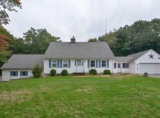 12 Ridgeview Rd, Sturbridge, MA 01566