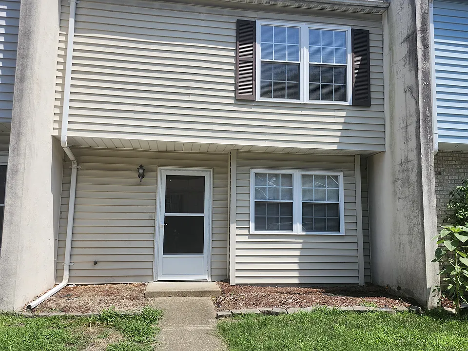 12 Oneonta Dr