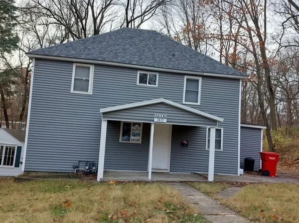 3022 Oakland St, Ames, IA 50014