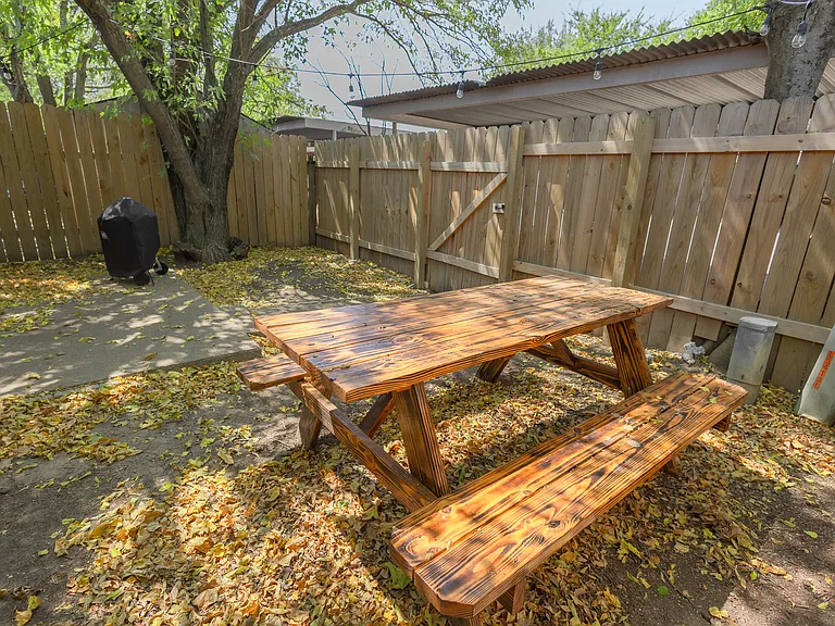 1714 Leona Dr — Photo 22