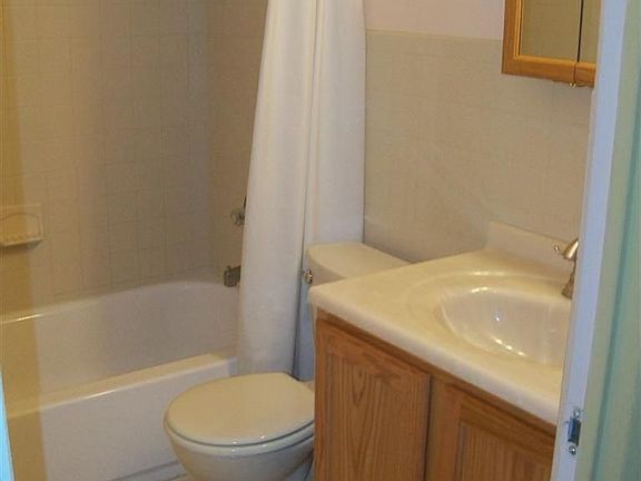 5th image of 212 Marilyn Estates Dr