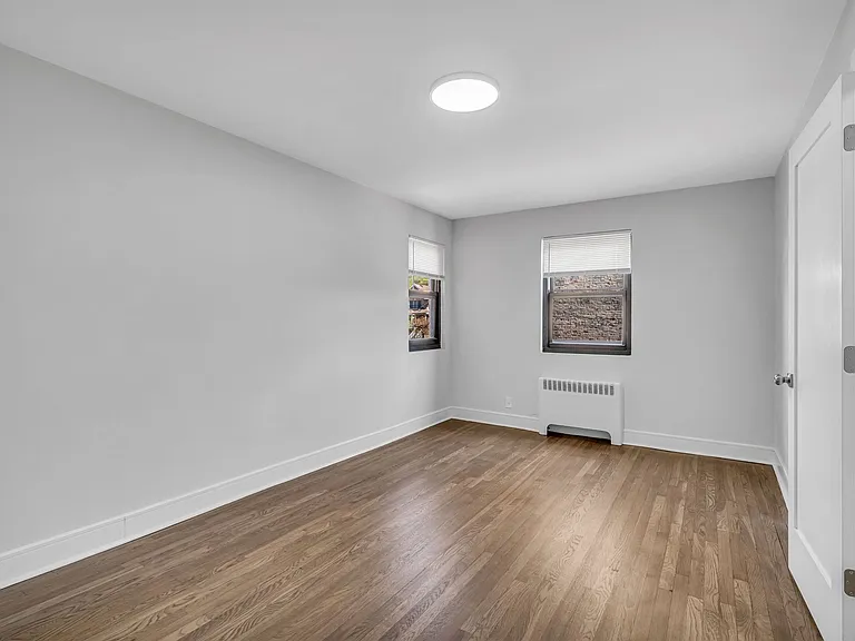 Palisades Manor Apartments — Photo 7