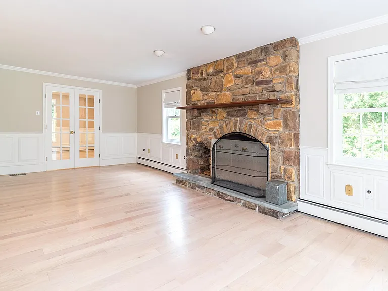 38 Chestnut Valley Dr — Photo 11