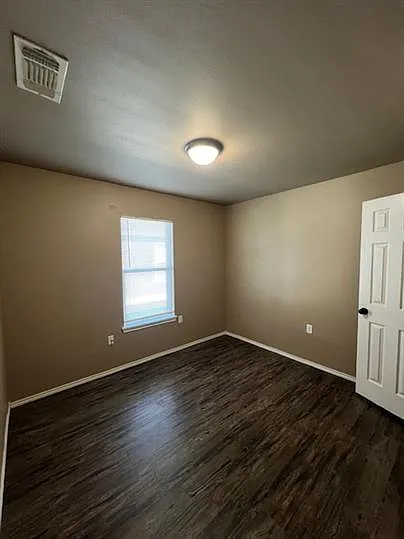 2815 E 2nd St #2 — Photo 6