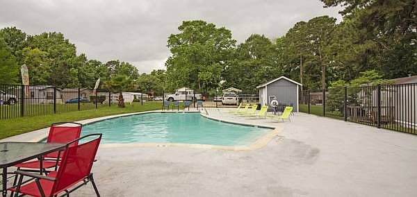 2nd image of 705 Circle Dr