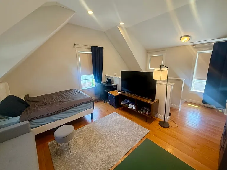 27 Antwerp St #2 — Photo 8