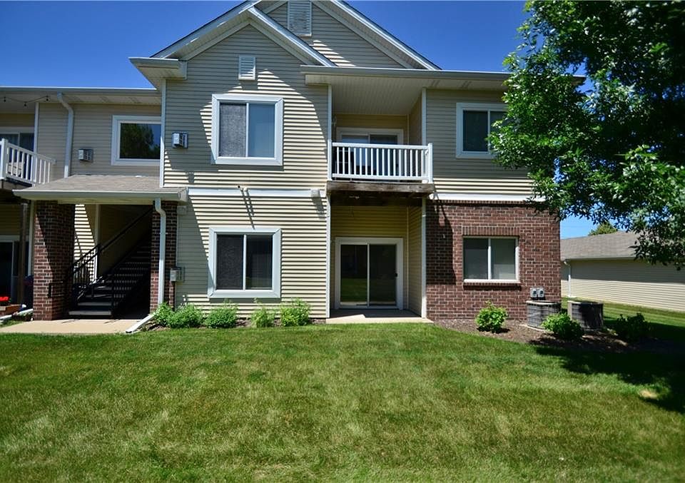 1st image of 1106 NE 5th Ln #D-14