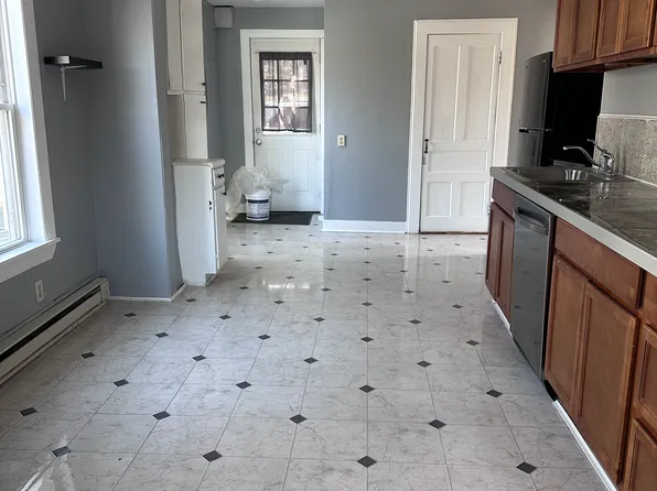 4 Thompson St #2, Ashland, NH 03217