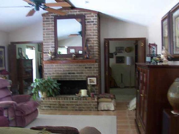 3rd image of 1605 Westwood Ln