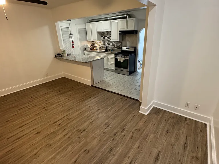Front Entrance/Kitchen