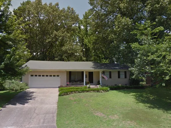 16 Bradford Dr, Little Rock, AR 72227
