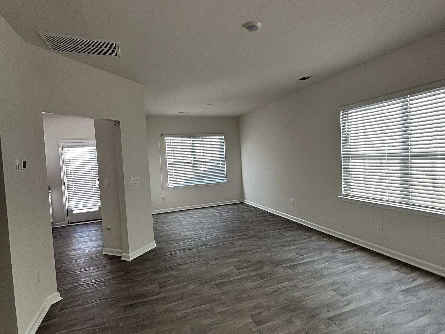 2 bed, 2.5 bath, 1416 sqft, $1,850 — Photo 3