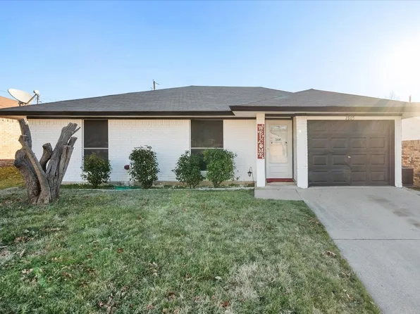 2805 Carten St, Fort Worth, TX 76112