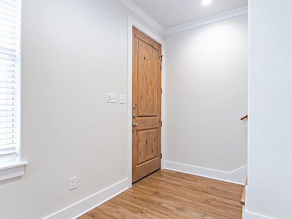 3rd image of 505 Dominik Dr