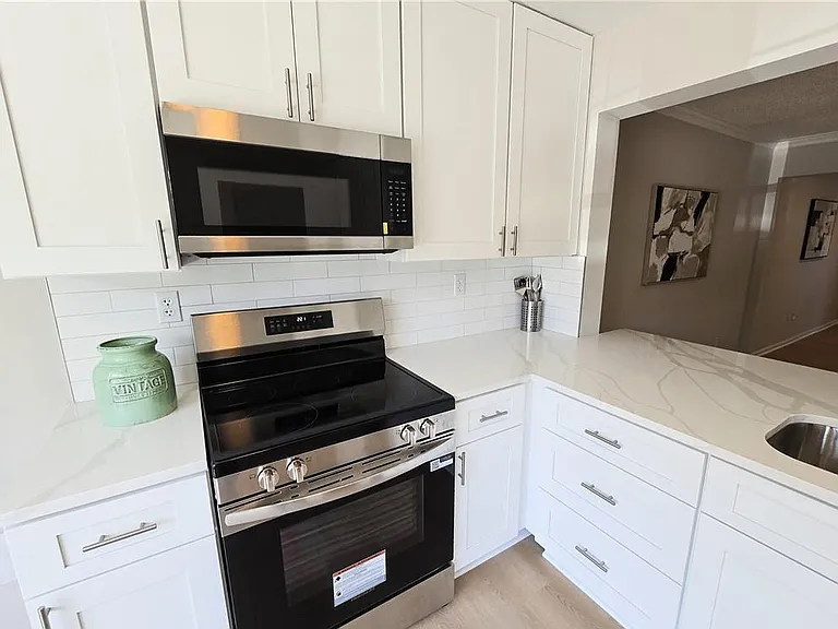 635 Biltmore Dr — Photo 3