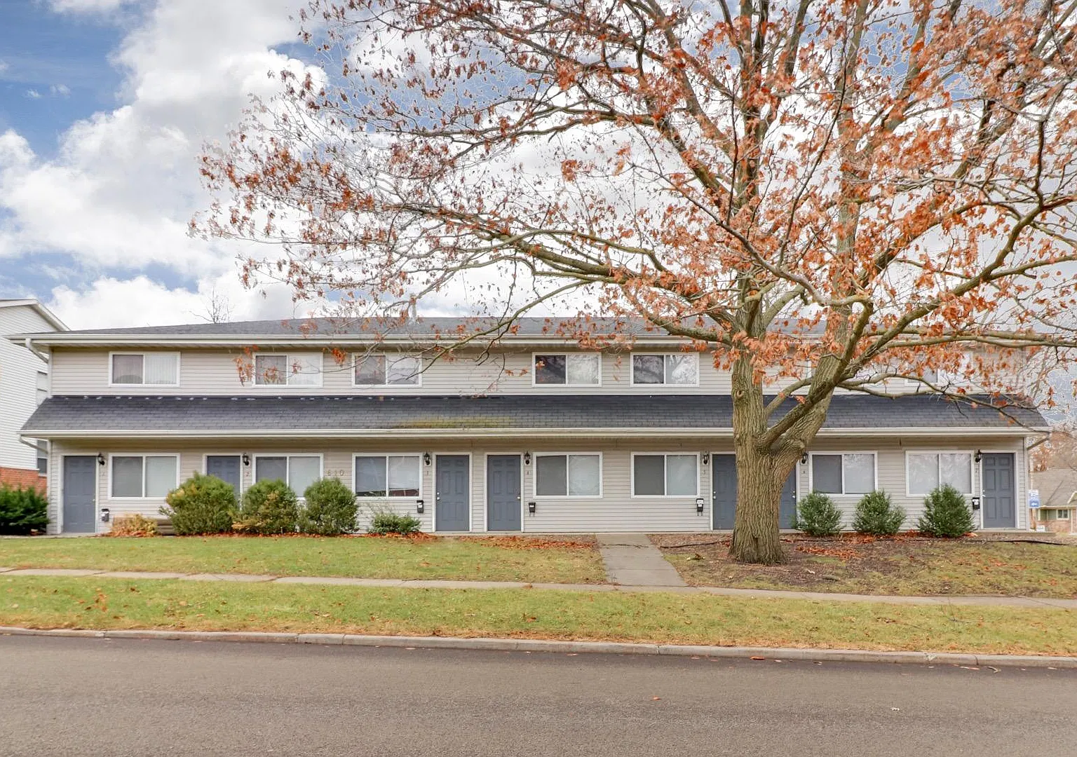 2 bed, 800 sqft, $1,390 — Photo 1