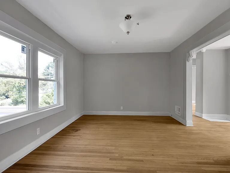 Berkshire Apartments — Photo 7