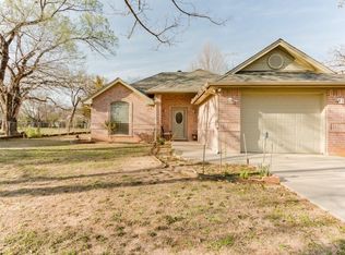 1903 Cates St, Bridgeport, TX 76426