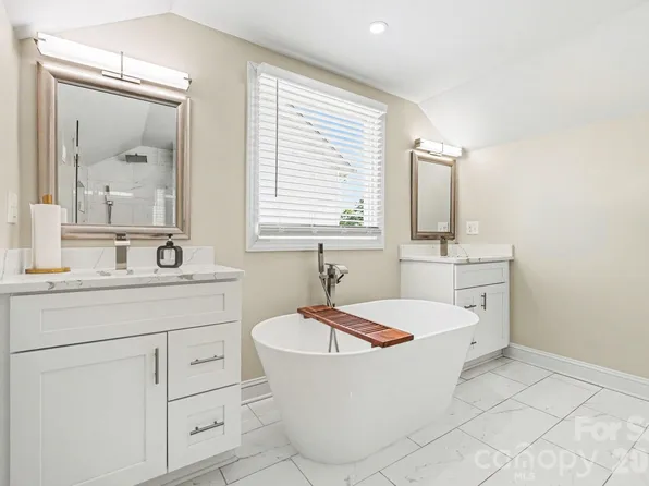 3816 Freedom Dr, Charlotte, NC 28208