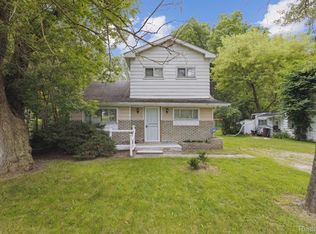 3068 Clarice St, Burton, MI 48529
