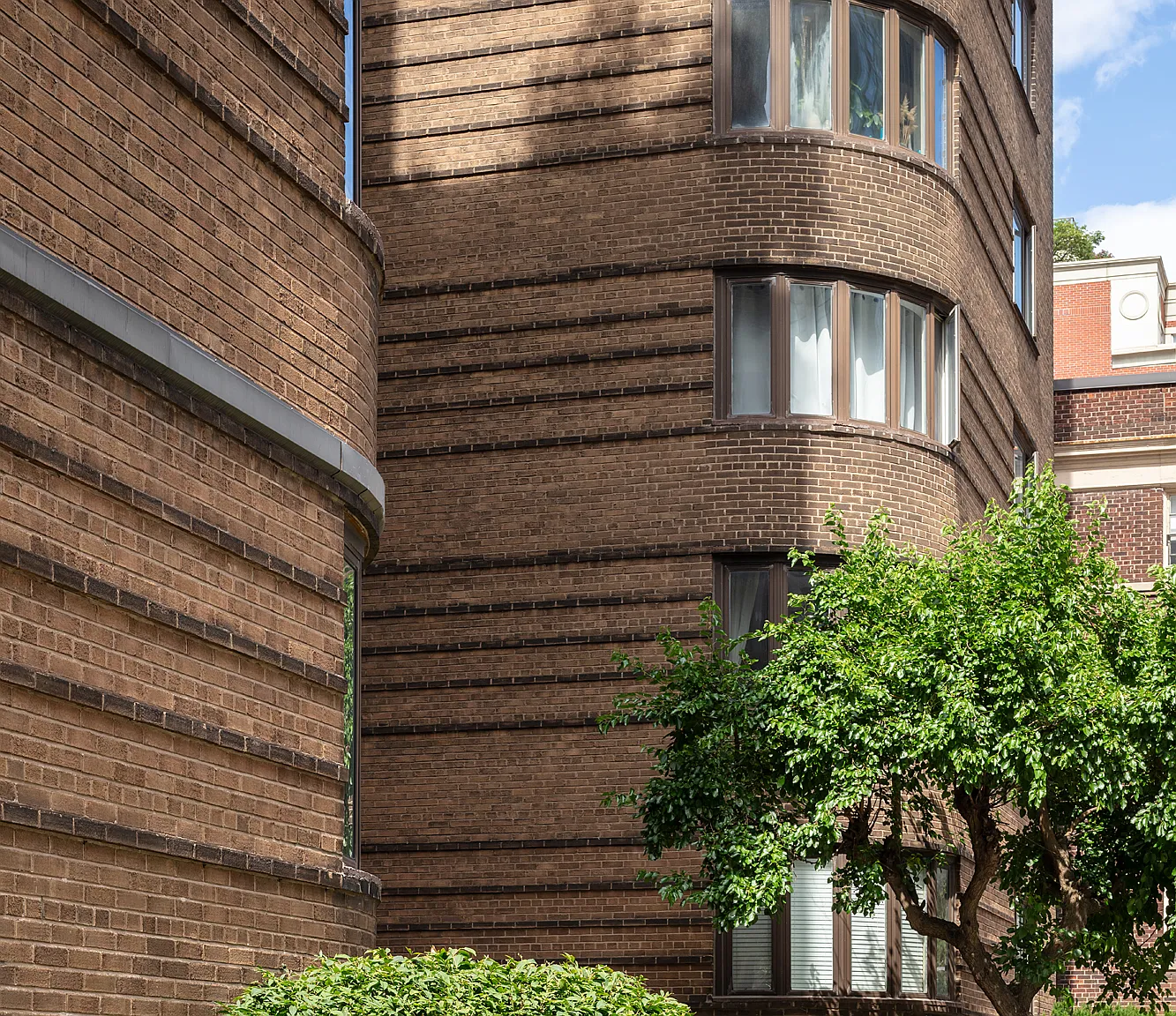 110 St. Clair Avenue W — Photo 4