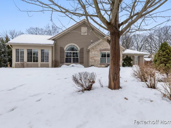 840 Bridge Crest Dr SE, Ada, MI 49301