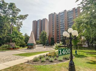 The Fairways, Mississauga, ON L5E 3E1