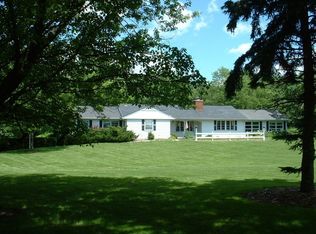 40 Otis Rd, Barrington, IL 60010