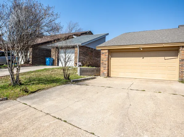 6707 Ports O Call Dr, Rowlett, TX 75088