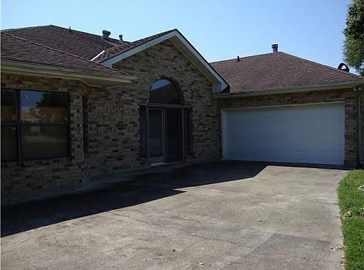 3rd image of 11109 Lake Forest Blvd