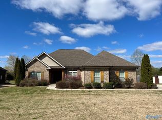 2826 Summerwind Dr SE, Decatur, AL 35603