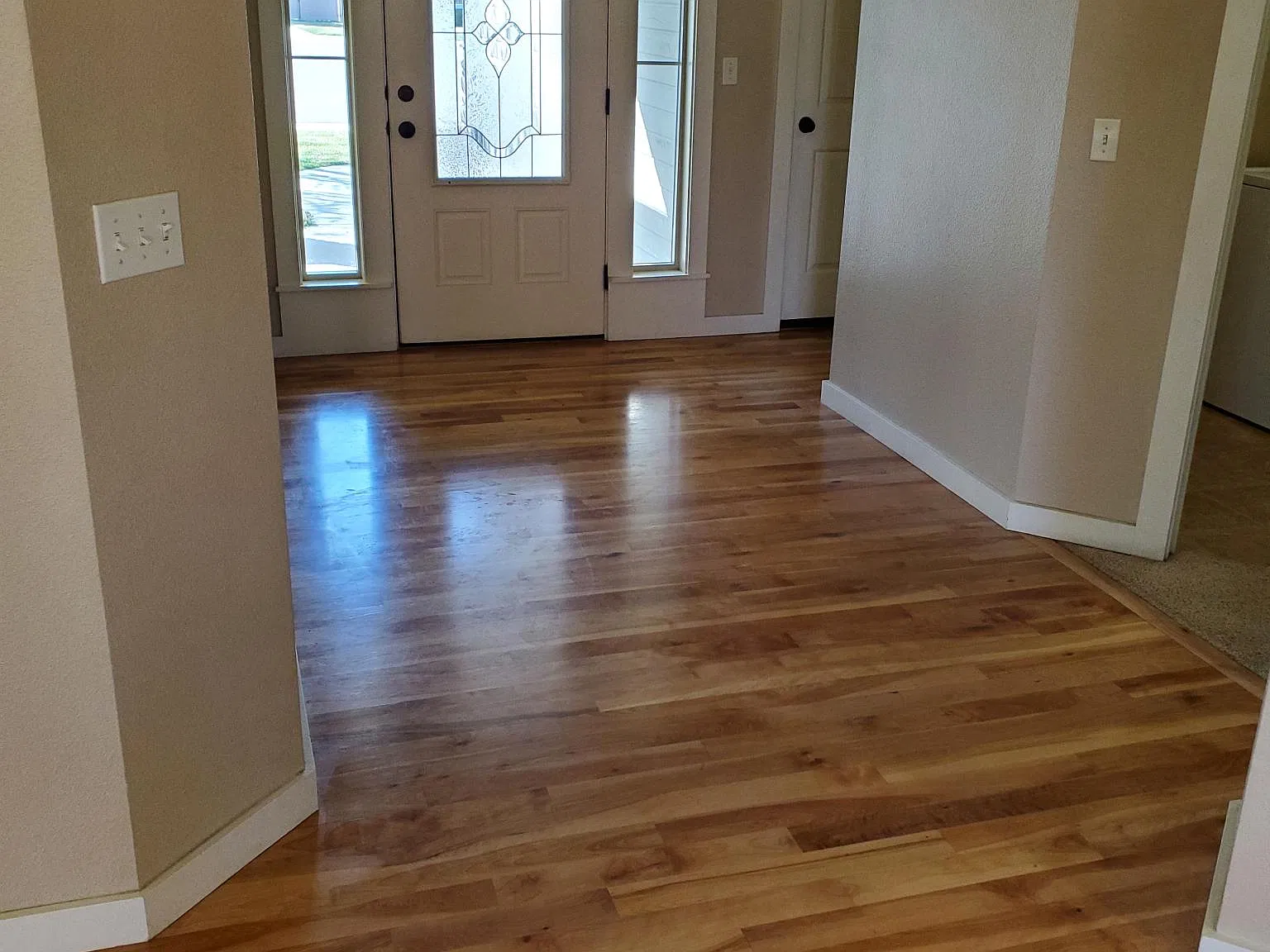 4 bed, 2200 sqft, $2,400 — Photo 3