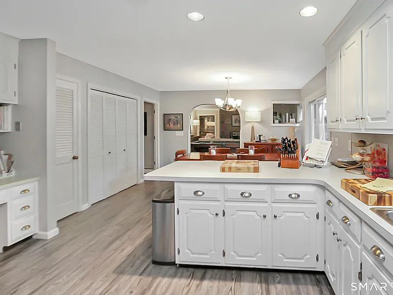 27 River Bend Rd — Photo 4