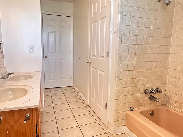 301 Merlot Ln #303 — Photo 6