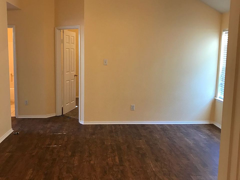 1st image of 8164 Royal Terrace Ln