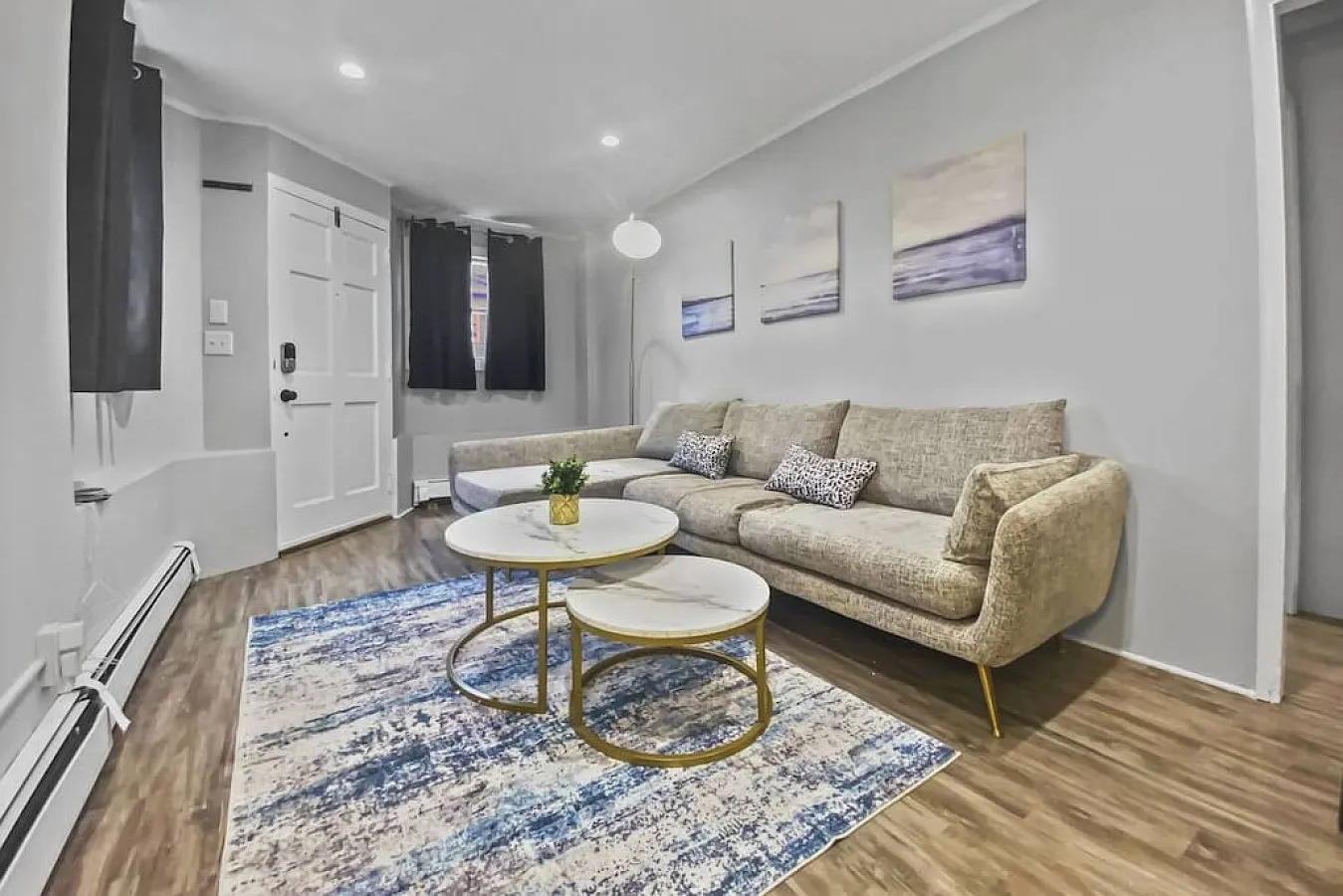 2 bed, 700 sqft, $3,200 — Photo 2