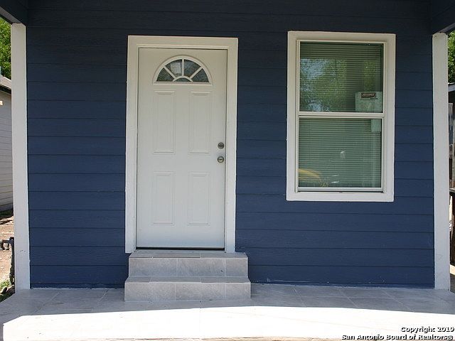 1st image of 831 Green St