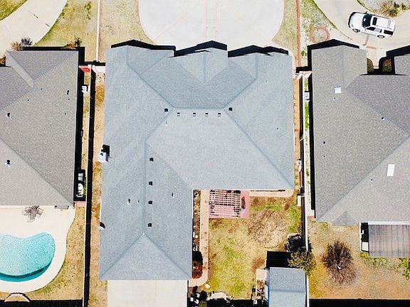 2nd image of 14 Antebellum Ct