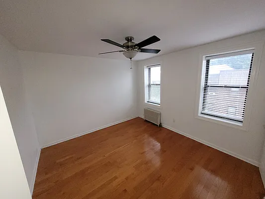 Rented by Halvatzis Realty | media 30