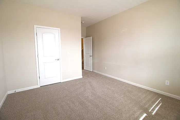 409 Halton Dr — Photo 33
